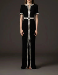 short-sleeve column dress with crystal belt trim – ODD- ASTVAR