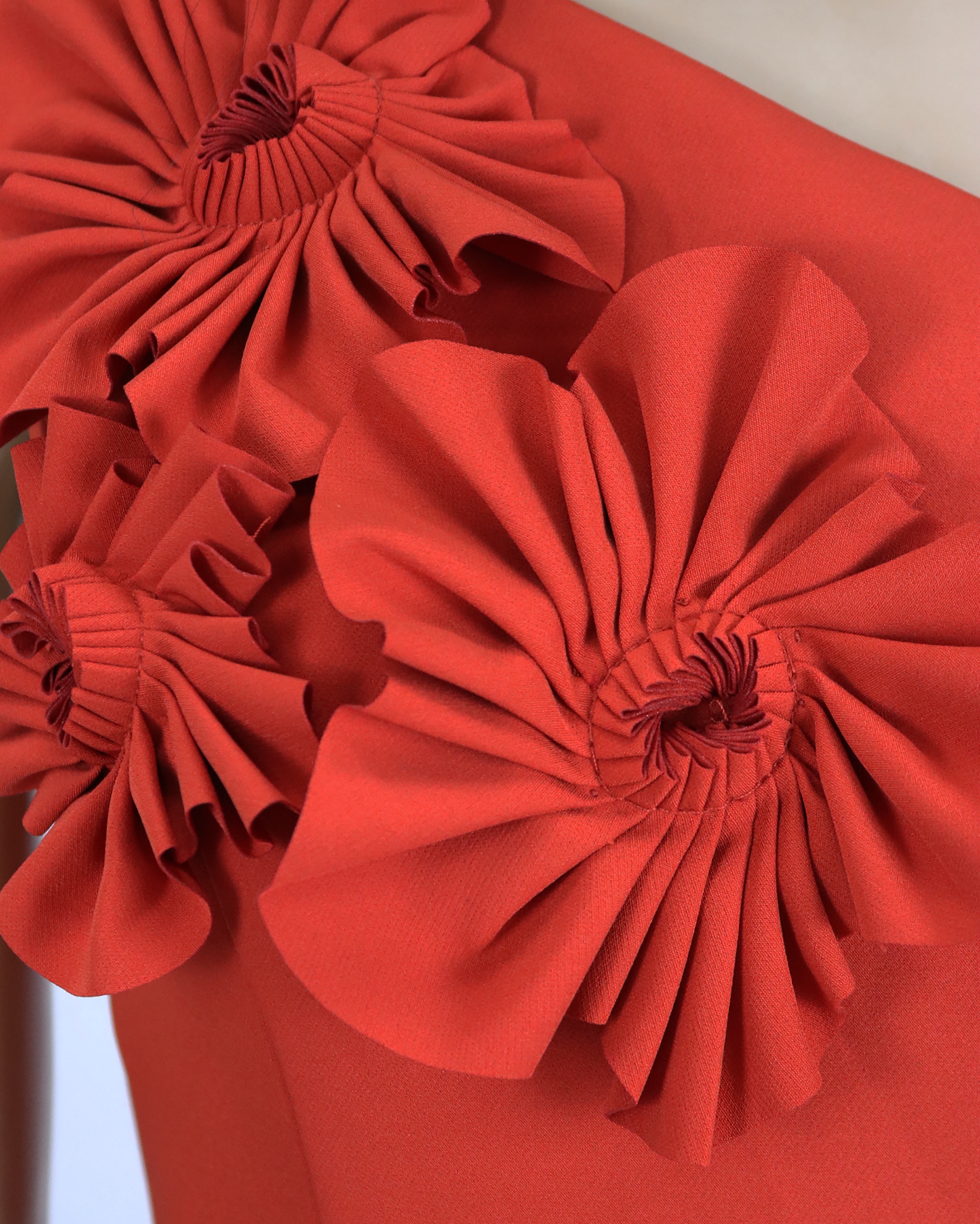 Shoulder off red dress with 3D flowers -ODD- LOYAN