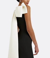 sleeveless column gown with contrast train – ODD- NOILF
