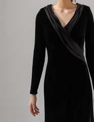 Long sleeve black velvet dress with a train -ODD-Deniya
