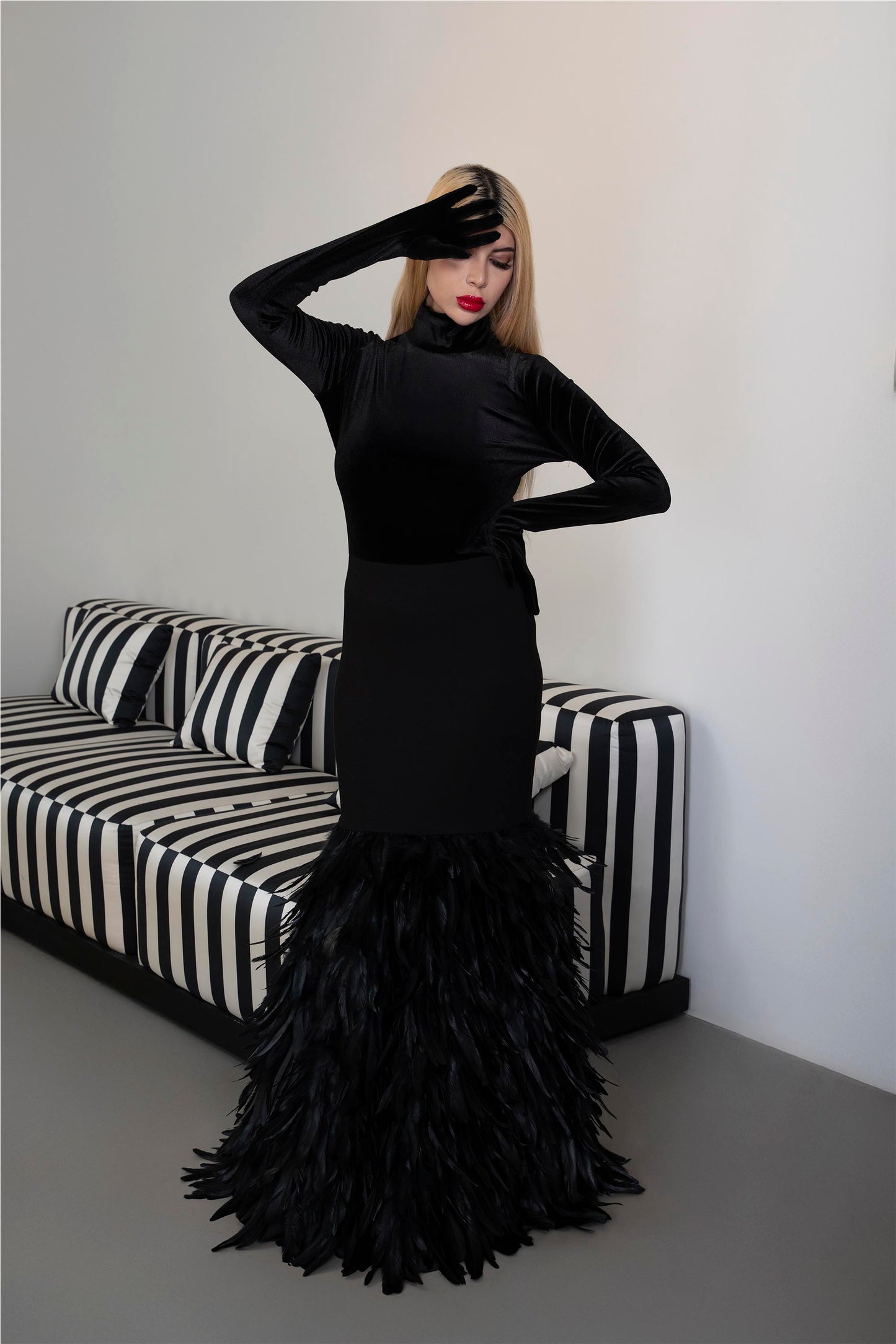 Long sleeve dress with velvet top and feathered fishtail train -ODD- NYLA
