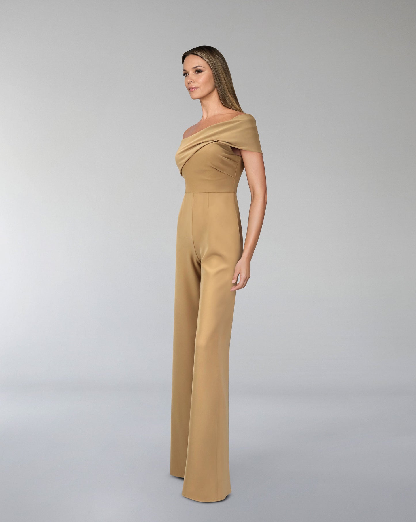 Folded neckline jumpsuit-ODD-Jiwan