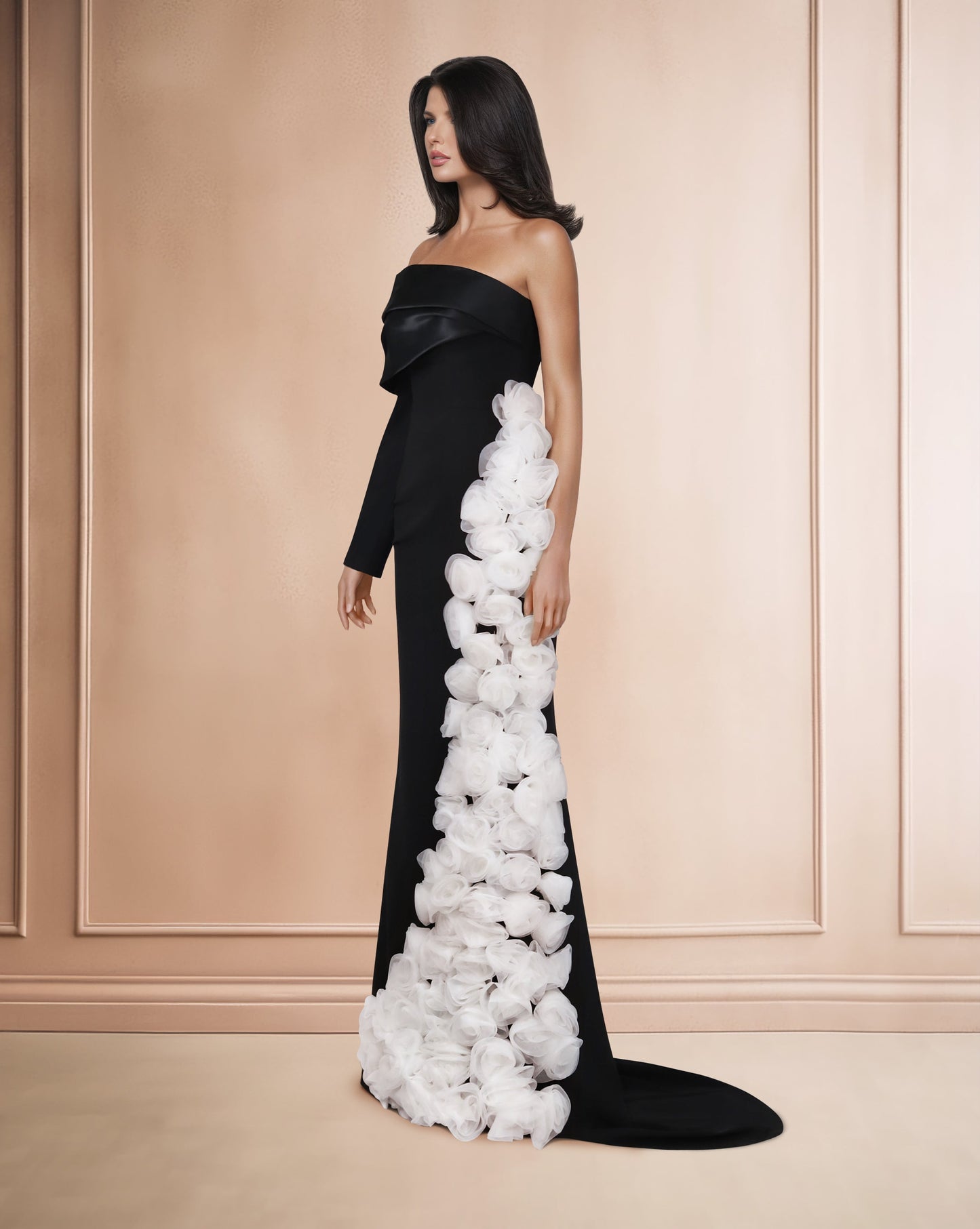 ODD-Strapless column dress with one sleeve and side 3D flowers