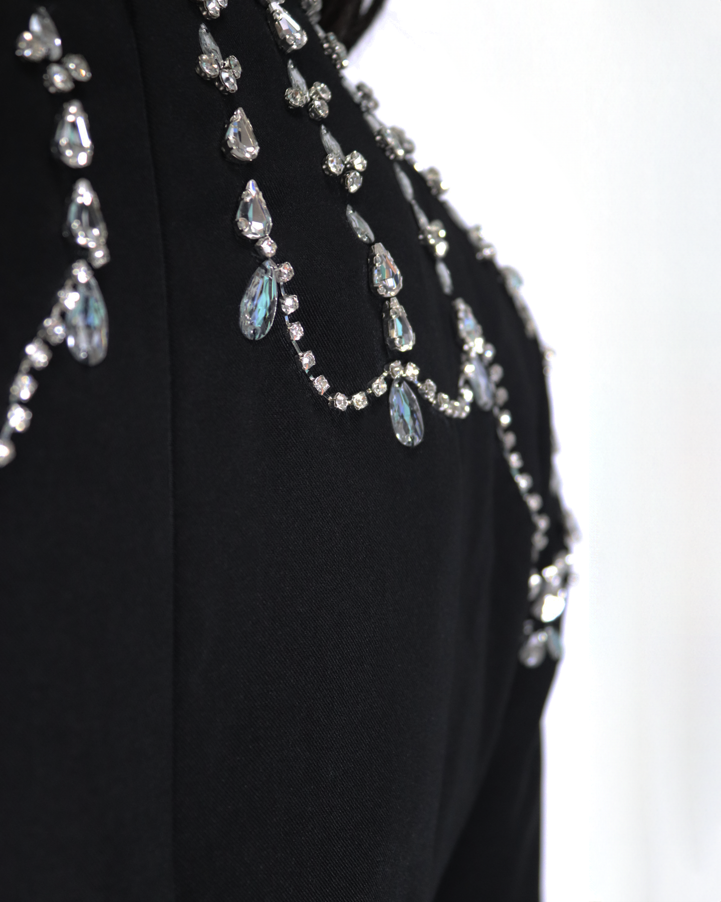 Black column dress with beaded shoulders and long sleeves -ODD-Telqo