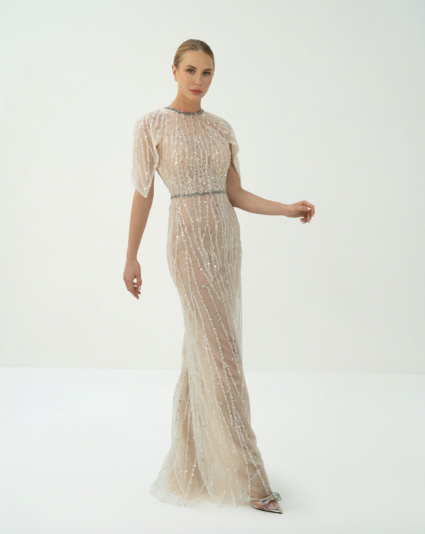 Sequined column dress with ruffled sleeves -ODD-ARIA