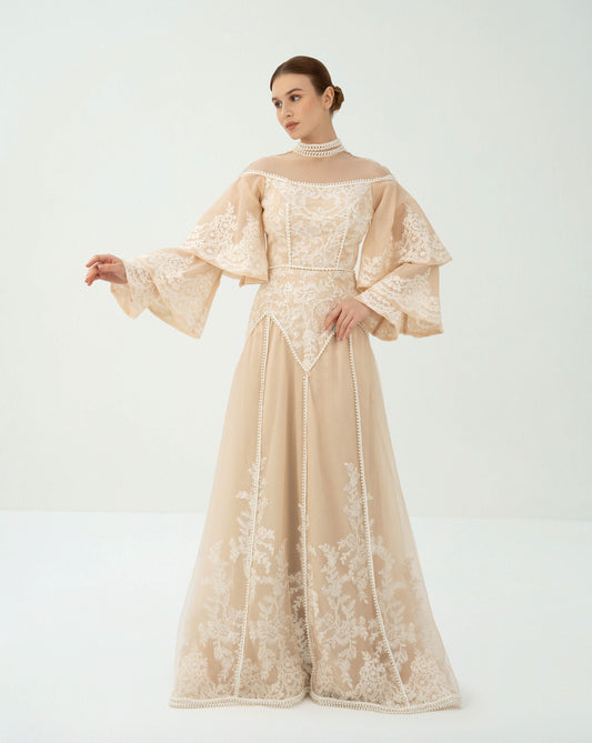 Laced princess dress with ruffled sleeves _ ODD- SUREE