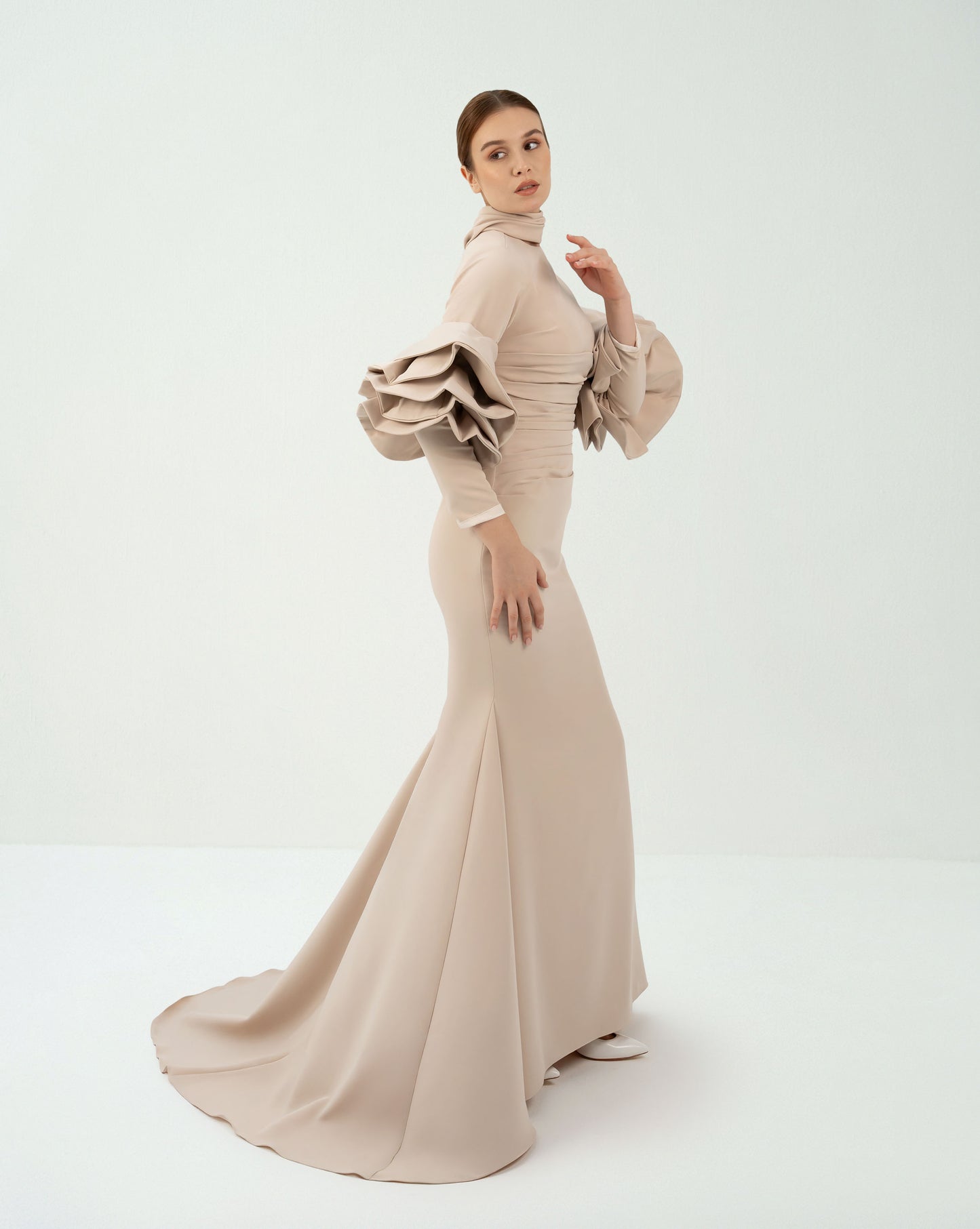 Pleated dress with ruffled sleeves and high neck -ODD-ZIVA