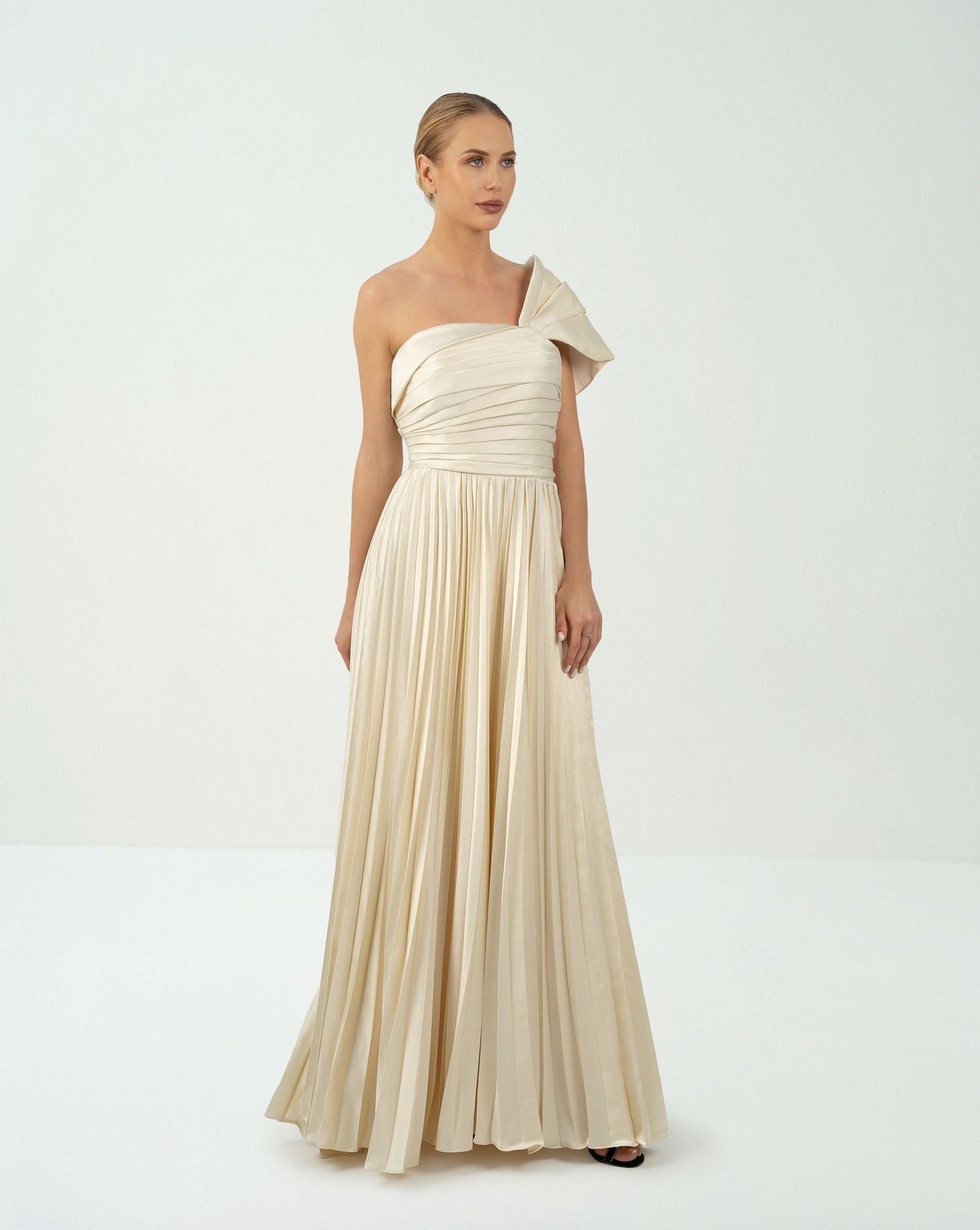 Shoulder off pleated dress - ODD-TESSA
