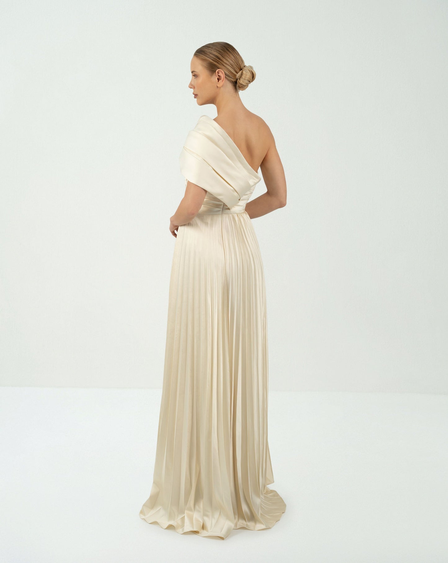 Shoulder off pleated dress - ODD-TESSA