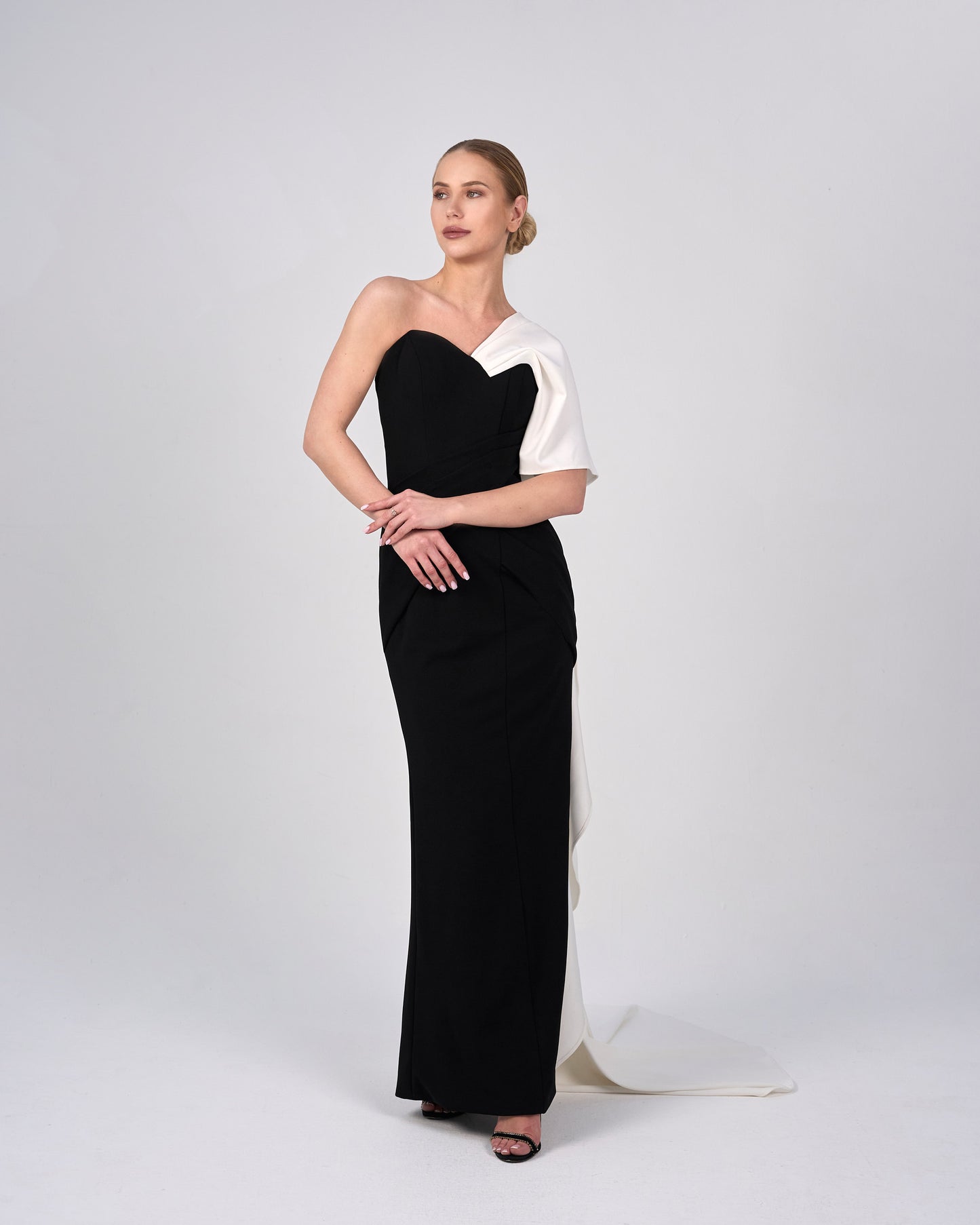 Strapless column dress with shoulder ruffle and train -ODD-ANIKA