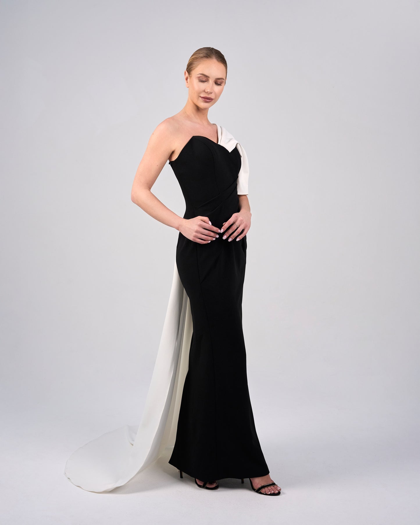 Strapless column dress with shoulder ruffle and train -ODD-ANIKA