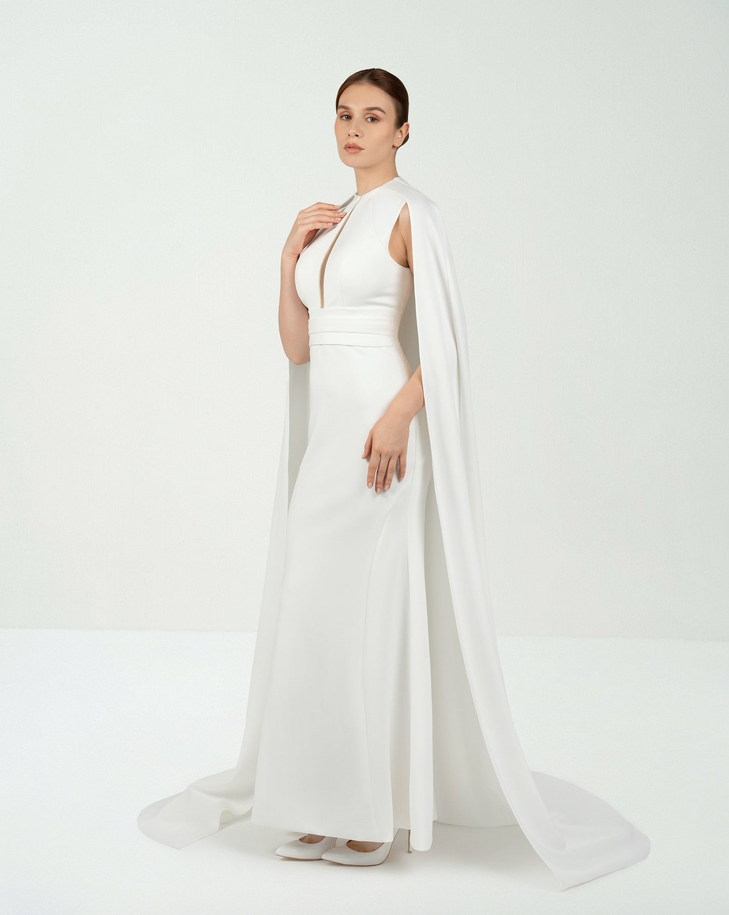ODD-White belted dress with neckline and cape