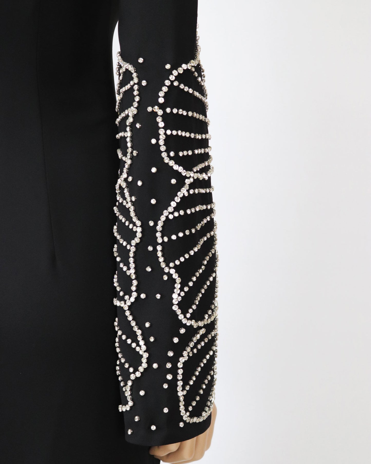 Column dress with beaded long sleeves - ODD-LOGAAN