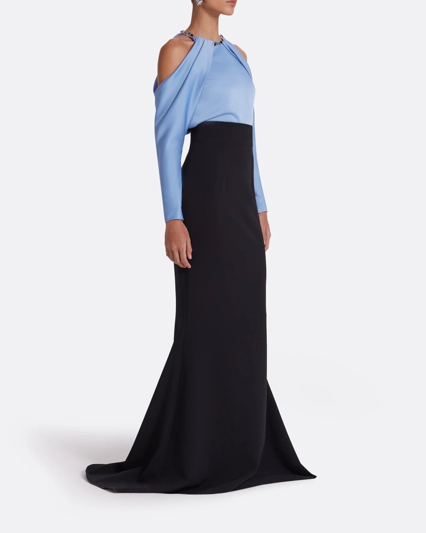 Two-tone mermaid dress with embellished neckline and draped cape - ODD - CAROLINA