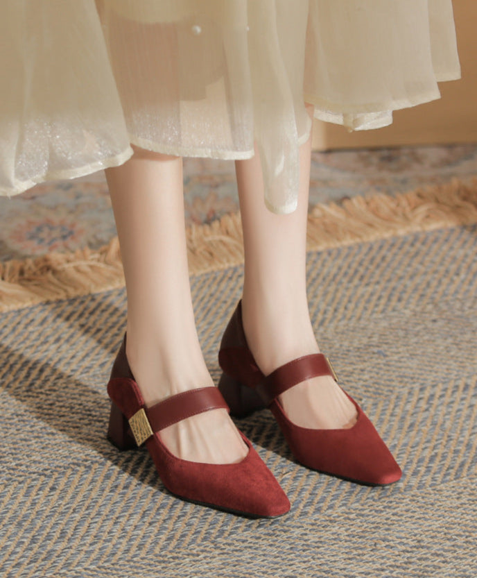 block heel pumps with suede finish and strap detail – ODD- AMARAQLU