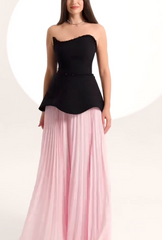 Strapless pleated dress with sculpted bodice – ODD- NOIR ROSE
