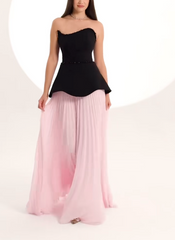 Strapless pleated dress with sculpted bodice – ODD- NOIR ROSE